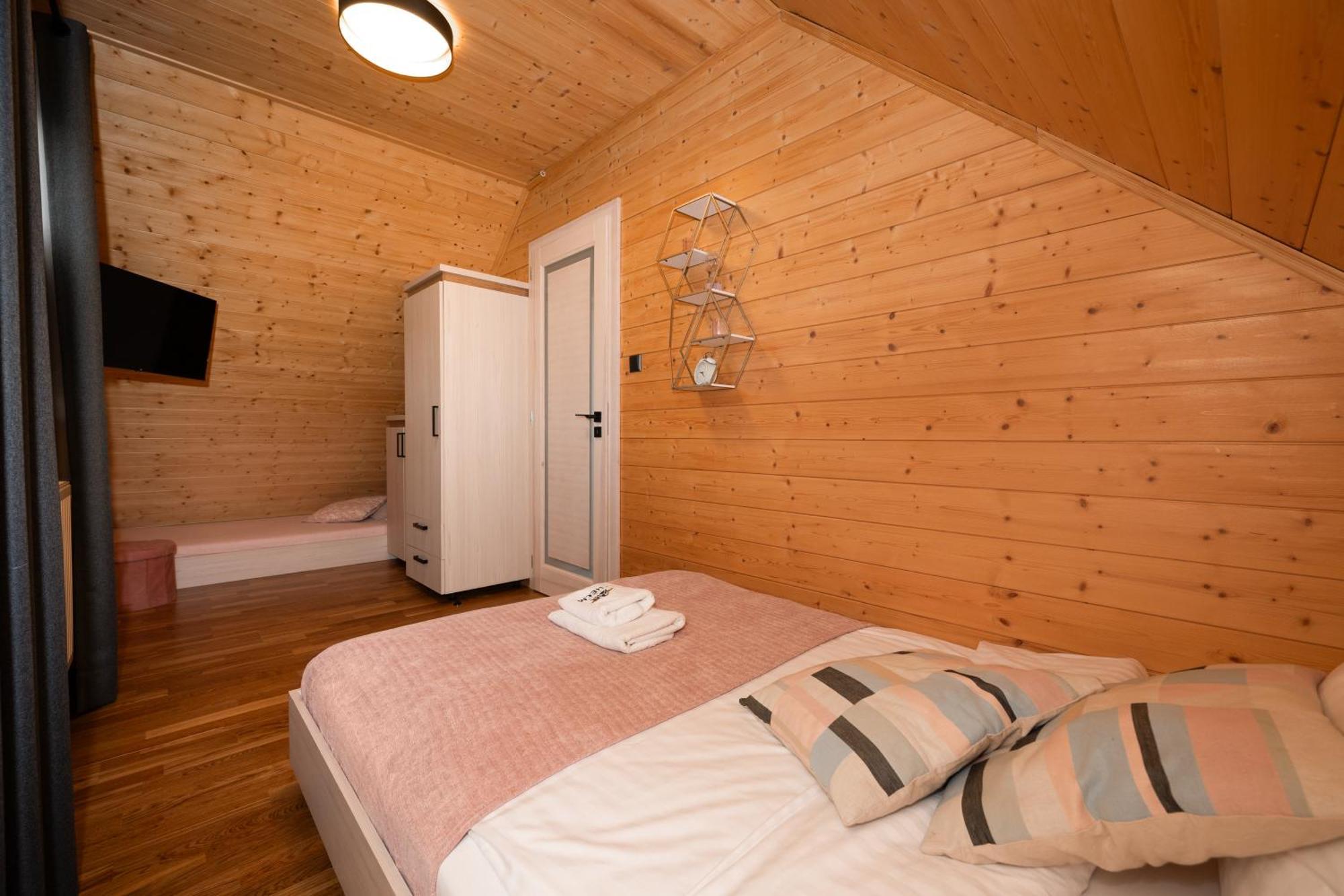 Domek Drewniany W Gorach Jacuzzi & Balia - Osada Chelm Stroza  Exterior photo